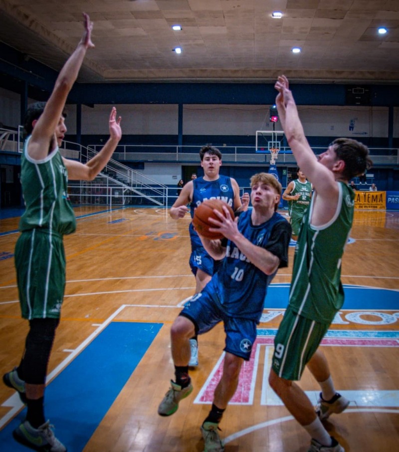 Racing sum� a un base de Tres Arroyos para el Pre Federal
